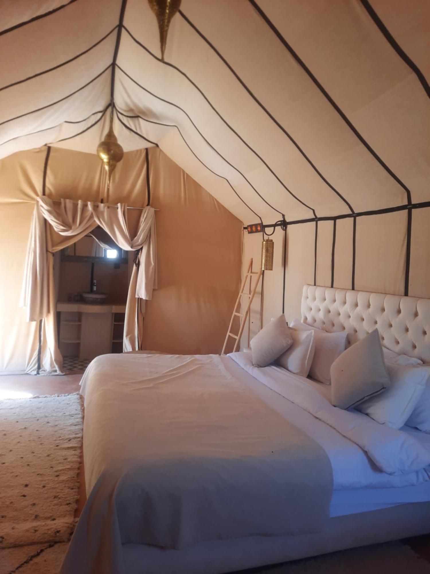Starlit Camp 호텔 메르주가 외부 사진