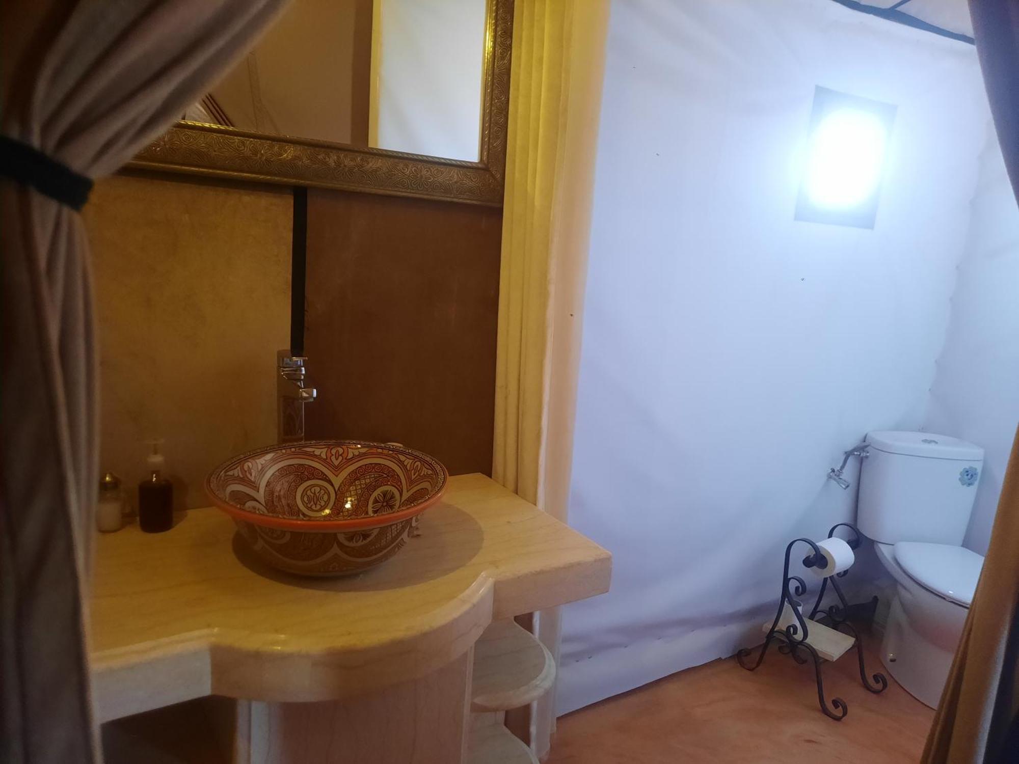 Starlit Camp 호텔 메르주가 외부 사진