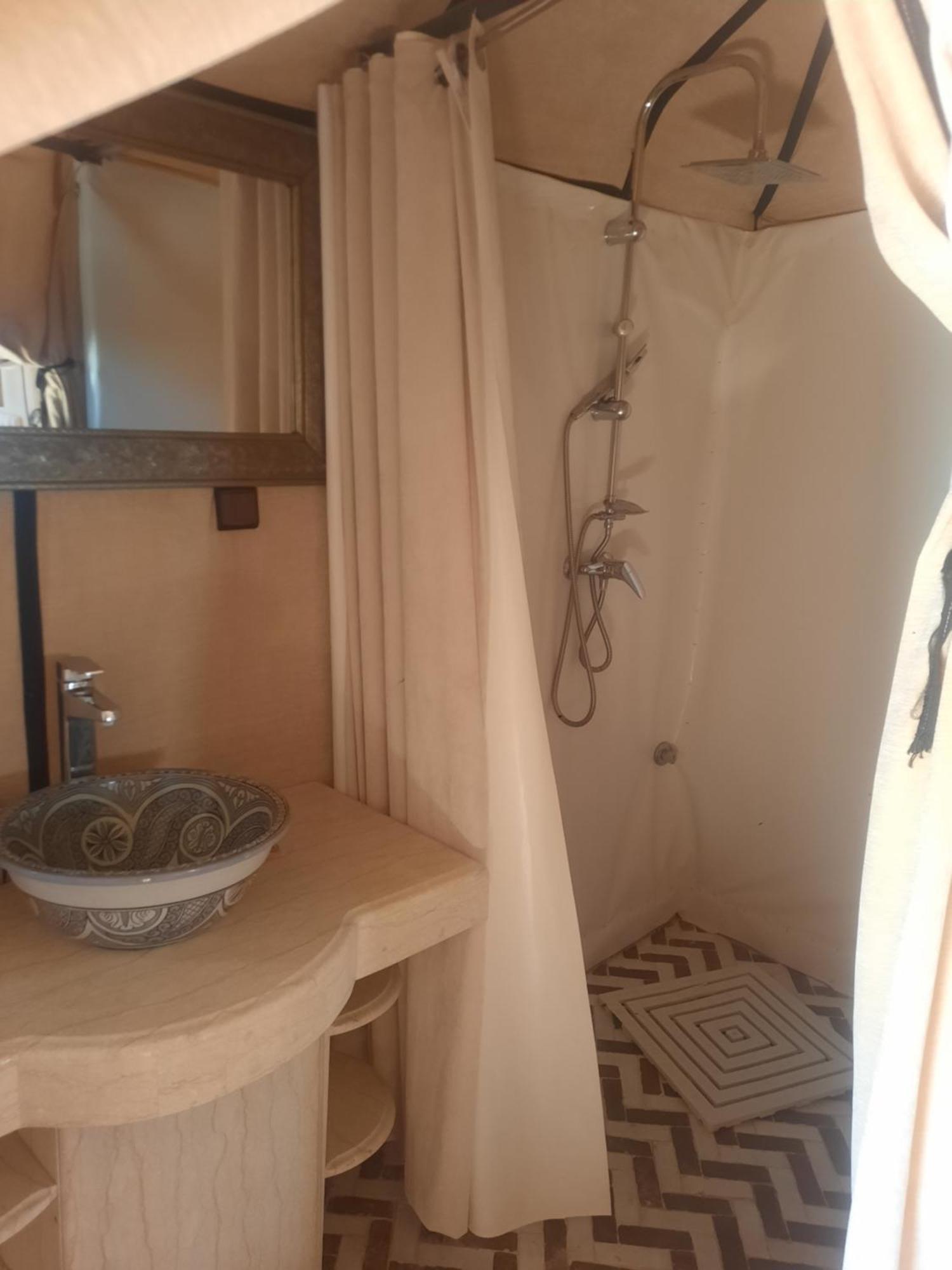 Starlit Camp 호텔 메르주가 외부 사진